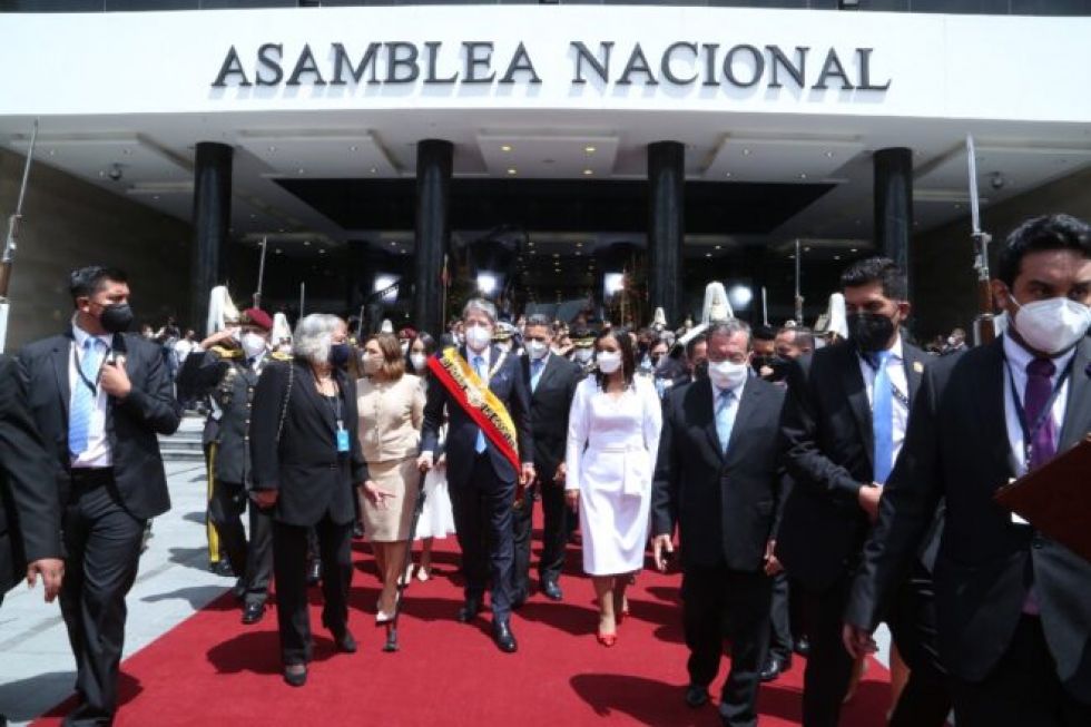 Presidente de Ecuador presenta a Congreso proyecto de nueva ley de Comunicación