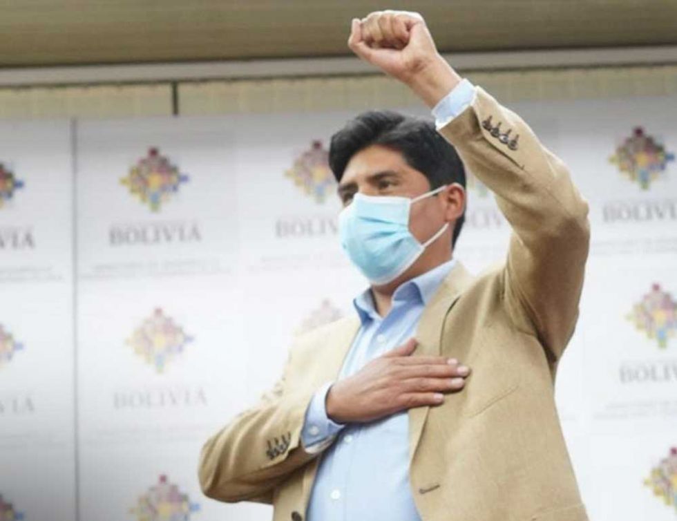 Excandidato Franklin Flores reaparece y es posesionado como nuevo gerente de Emapa