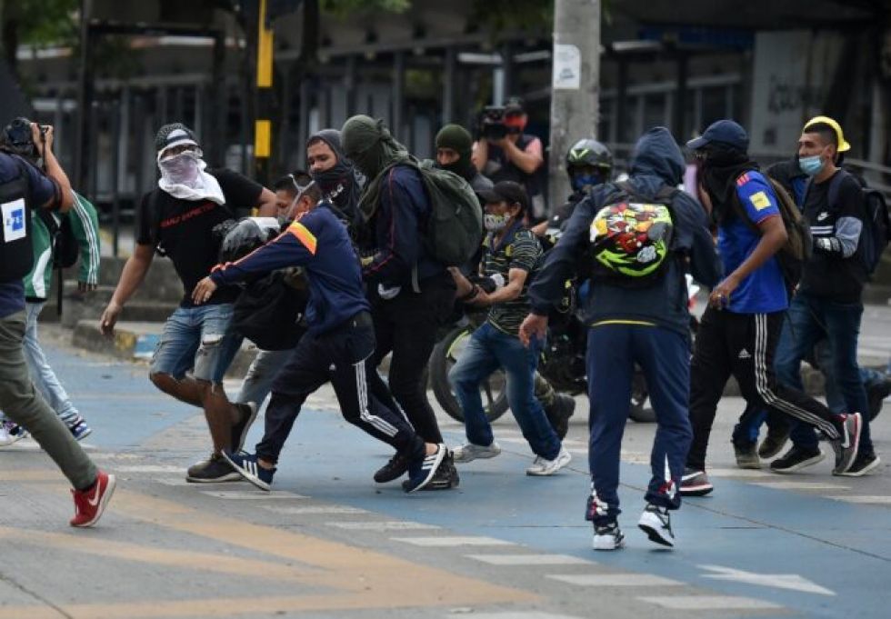 Cali, bajo control militar tras la jornada más violenta del estallido social en Colombia