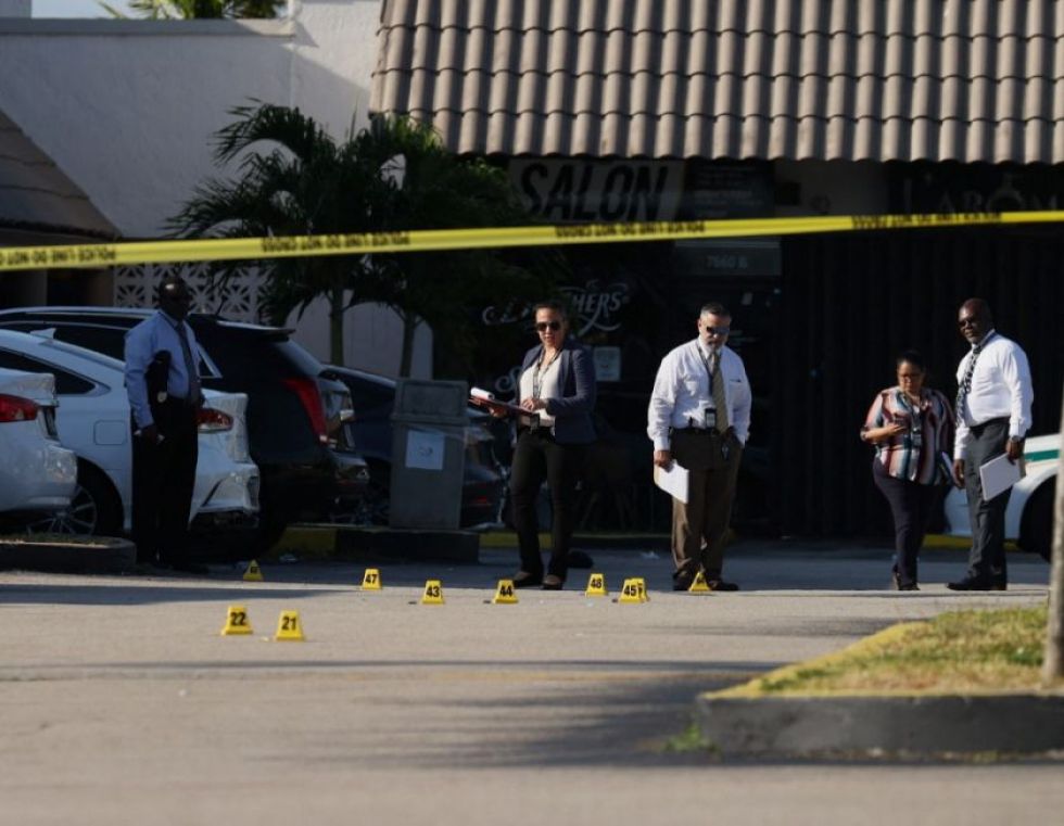 Estados Unidos: Dos muertos y 20 heridos en un tiroteo en Miami