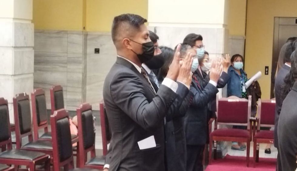 Exfiscal Edwin Blanco jura como juez, pese a las críticas a su designación