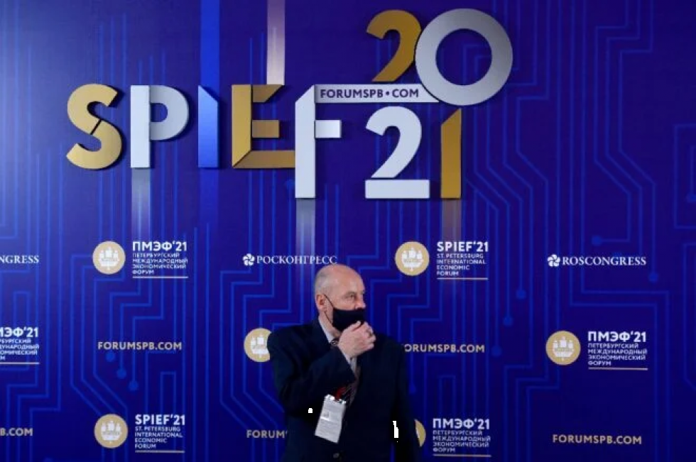 Rusia quiere olvidar la política y la pandemia en el foro de San Petersburgo