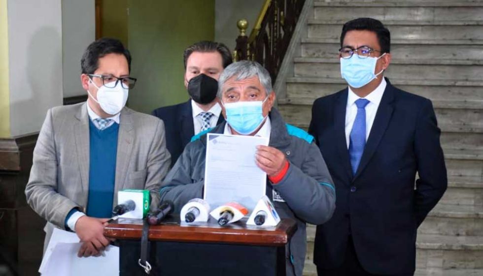 Oposición repudia retención de fondos al municipio paceño; Gobierno aclara que 99,8% de recursos están habilitados