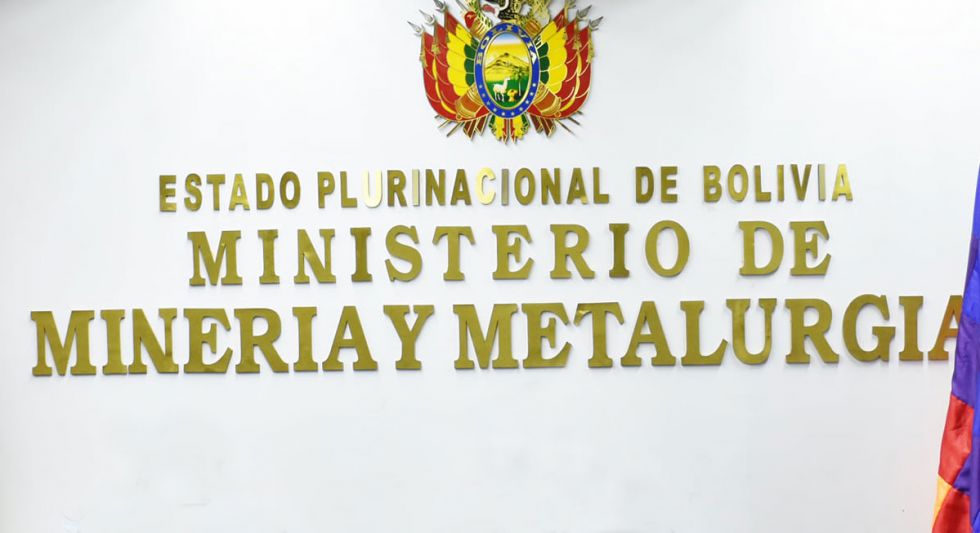 Tras denuncia de nepotismo en la ESM, Minería anuncia acciones legales contra presuntos responsables