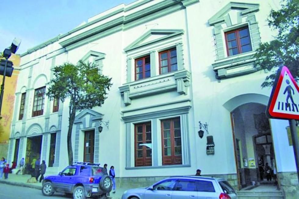 Aprehenden a una persona que supuestamente cobraba a nombre del alcalde