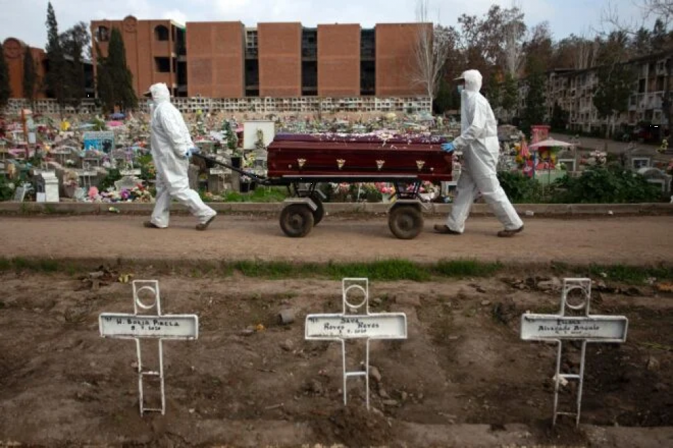 Chile supera los 30.000 muertos por covid-19 y prorroga cierre de fronteras hasta fin de junio