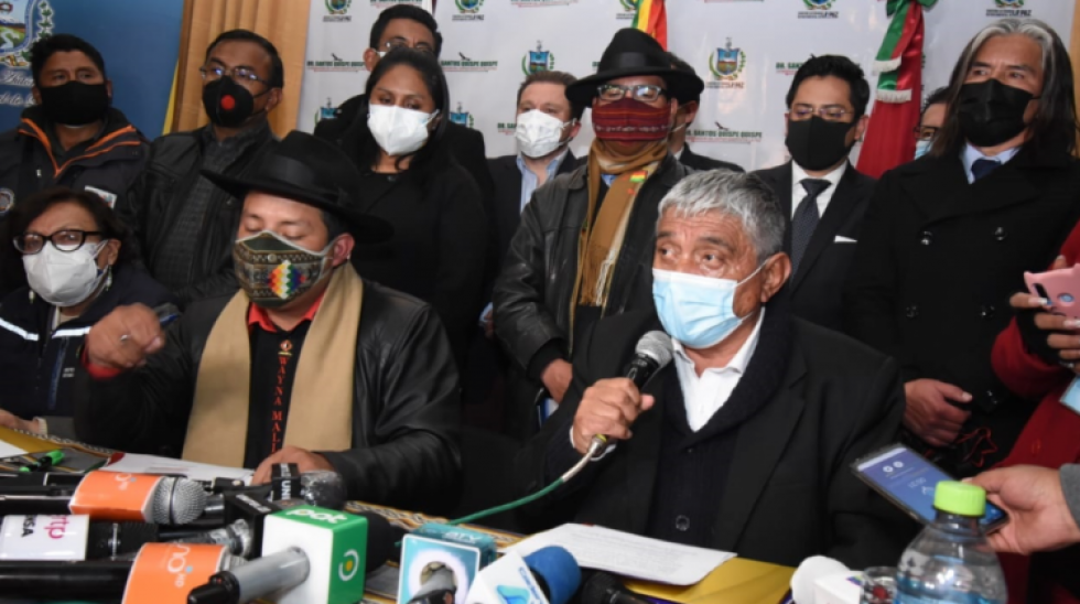 Covid-19: La Paz mantiene medidas y busca reunión con Arce para afrontar la tercera ola