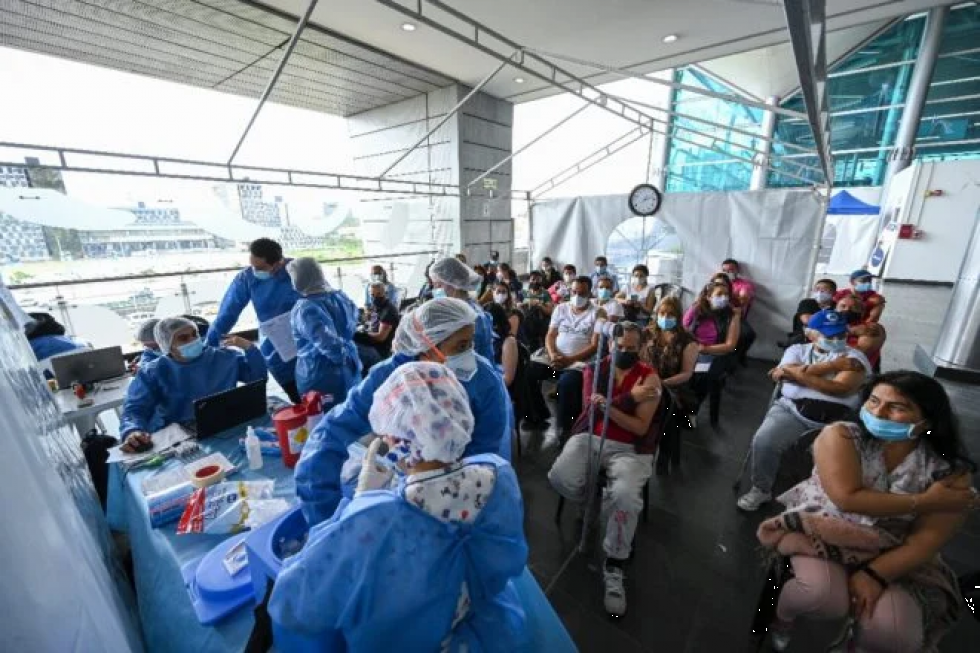 Médicos de Colombia rechazan relajamiento de medidas en pleno pico de pandemia