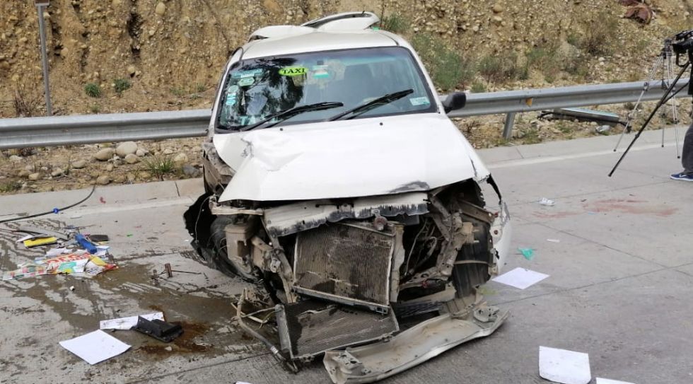 Conductor pierde un brazo en accidente en la Autopista La Paz-El Alto