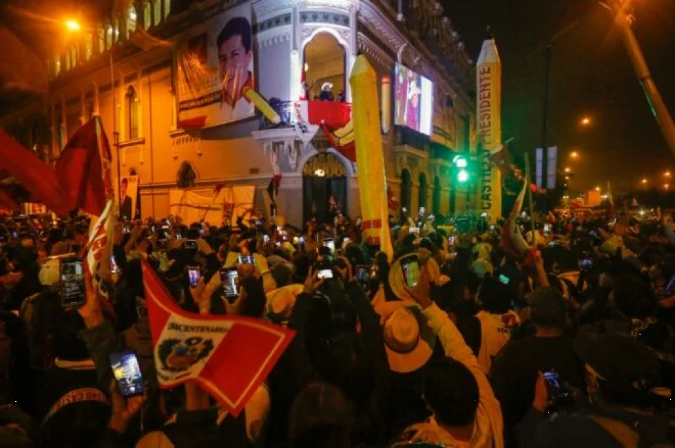 OEA descarta “graves irregularidades” en elección de Perú, que sigue sin ganador
