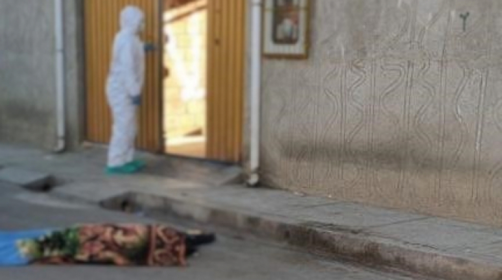 Fiscalía investiga presunto feminicidio de una joven que cayó de una vivienda en El Alto