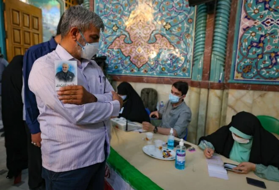 Irán vota en elecciones presidenciales con ultraconservador Raisi como favorito