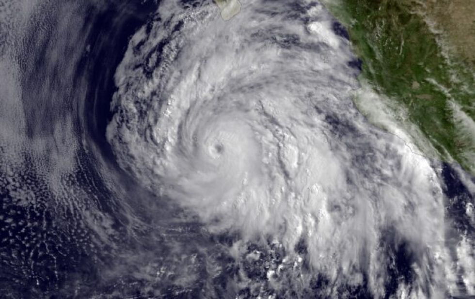 Tormenta tropical Dolores toca tierra en el Pacífico mexicano