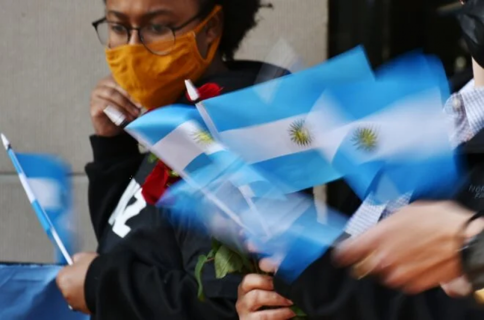 Argentina logra acuerdo con Club de París y evita default en julio