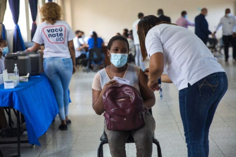 Dominicana ofrecerá una tercera dosis de vacunas para “reforzar” inmunización contra el covid-19