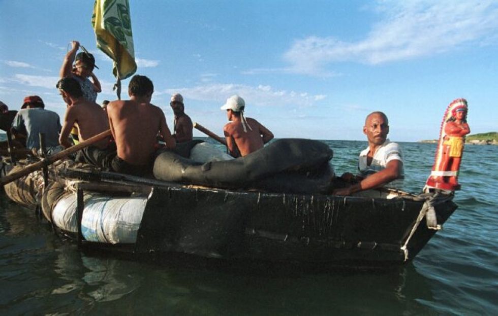 Los cubanos regresan a las balsas para escapar de las penurias