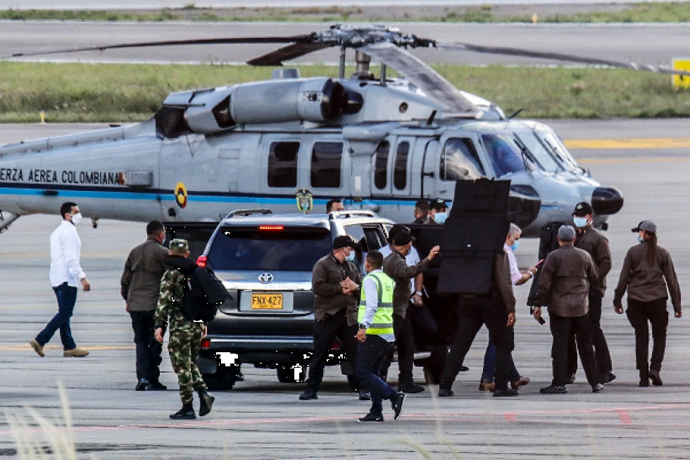 El gobierno colombiano ofrece recompensa por información sobre ataque a helicóptero del presidente