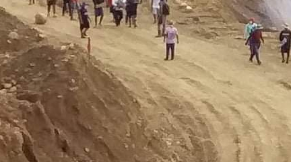 Enfrentamientos entre comunarios y cooperativistas en Mapiri deja 10 personas heridas