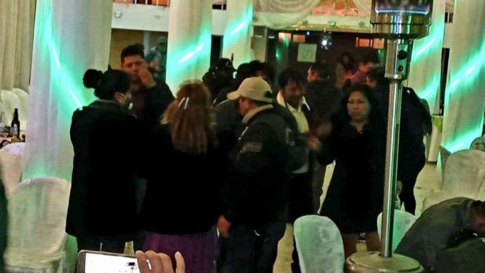 Fiesta de autoridades en Uyuni estalla en polémica