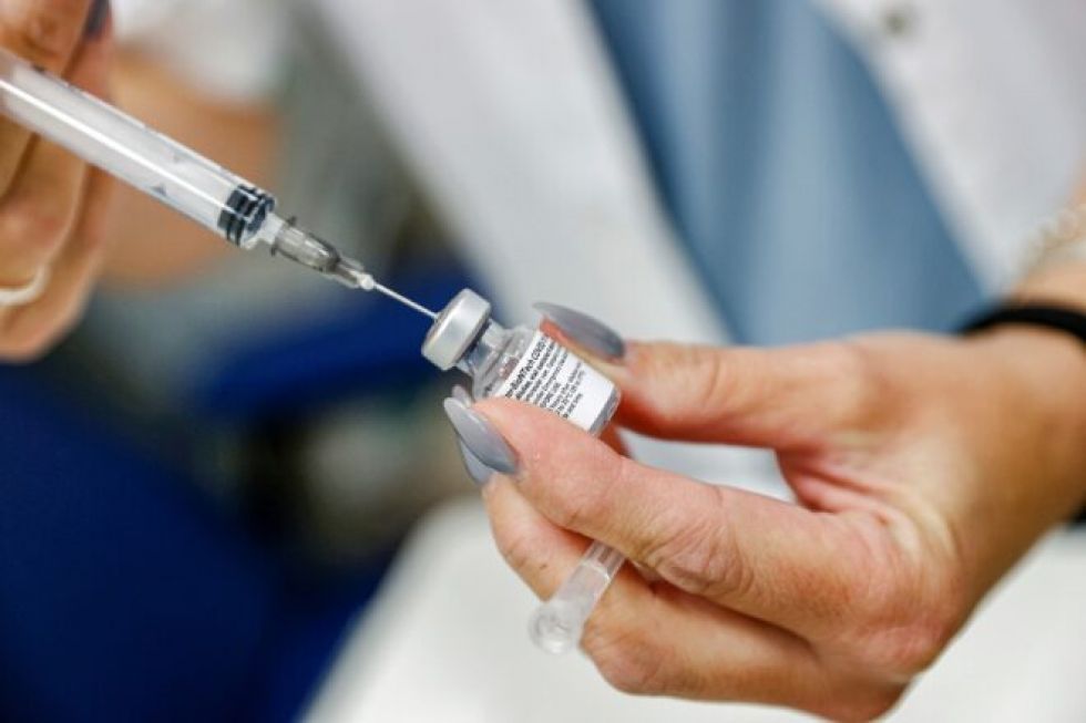 Decreto argentino allana negociaciones para adquirir vacunas anticovid de Pfizer