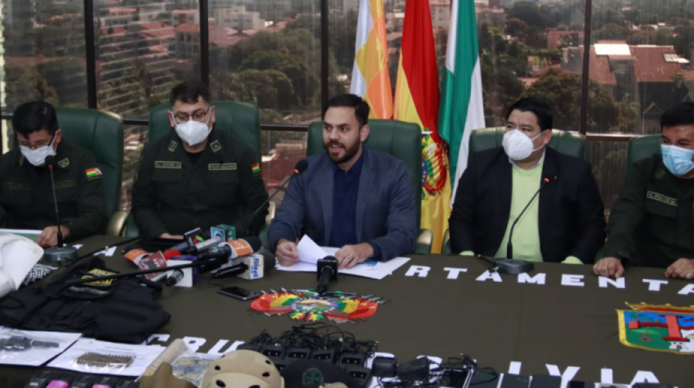 Policía aprehende a siete presuntos miembros de la Unión Juvenil Cruceñista