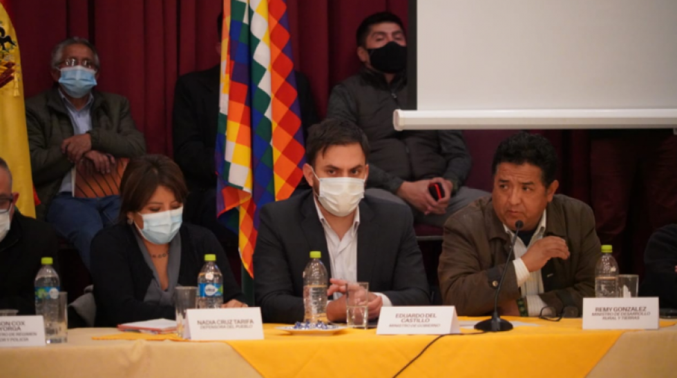 Reunión Gobierno-Adepcoca determina realizar elecciones en un plazo máximo de 45 días