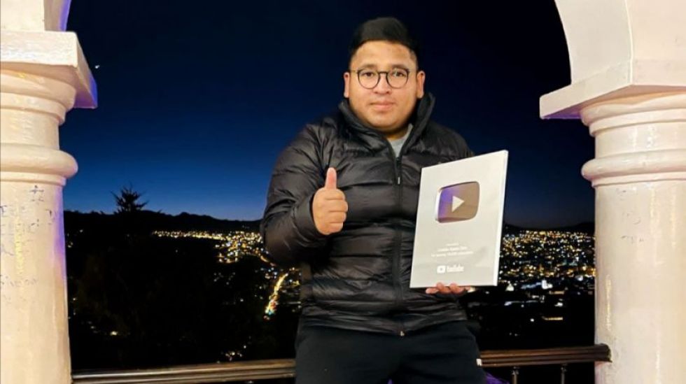 Cristian Apaza, el chuquisaqueño que obtuvo la placa de plata de YouTube con las matemáticas