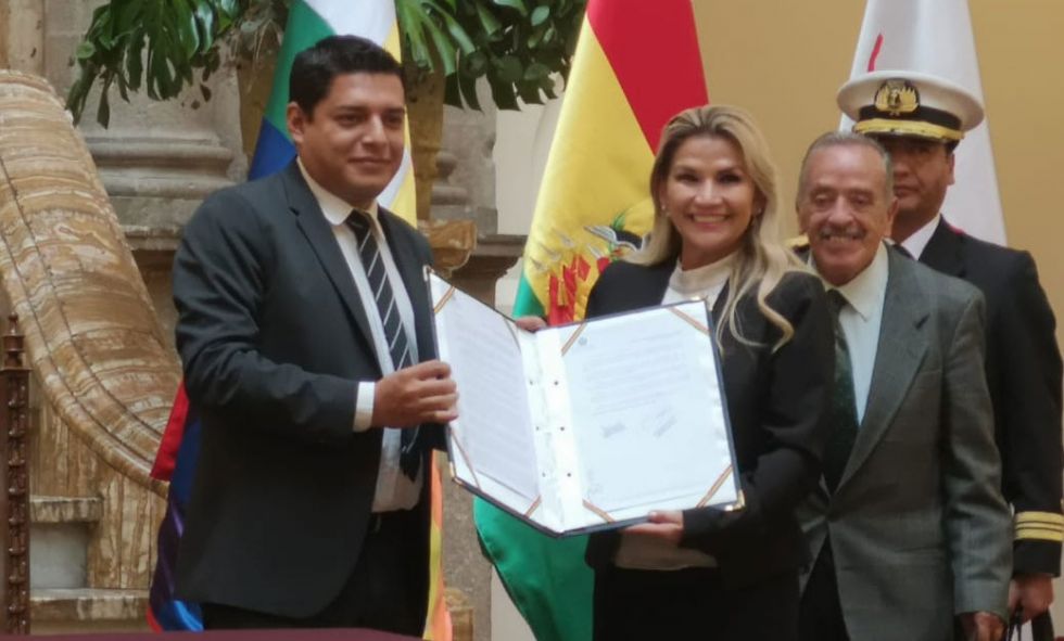 Justicia dicta otra detención preventiva contra el exministro Coímbra