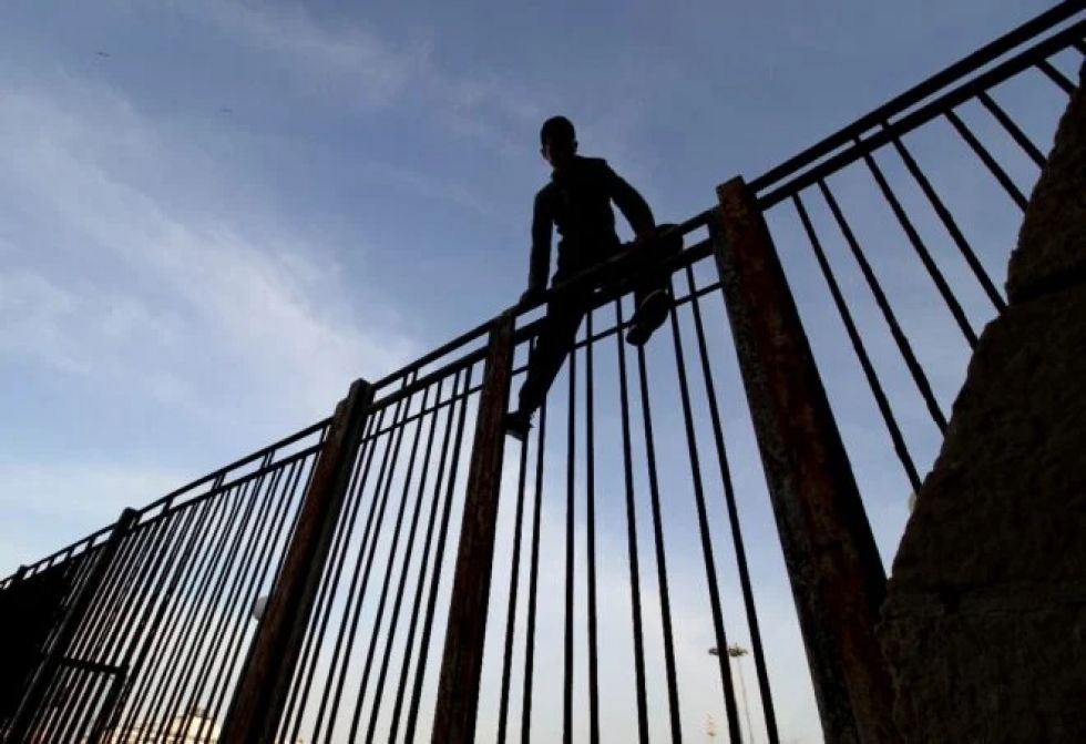 Entran en el enclave español de Melilla 119 migrantes irregulares