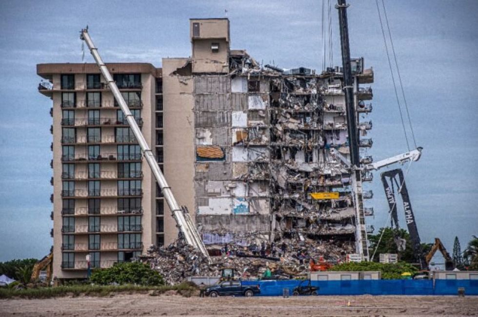 Número de muertos en edificio colapsado en Florida sube a 90