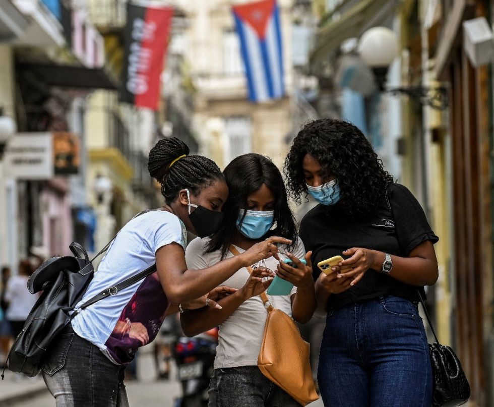 El internet móvil empieza a volver en Cuba, sin acceso a redes sociales