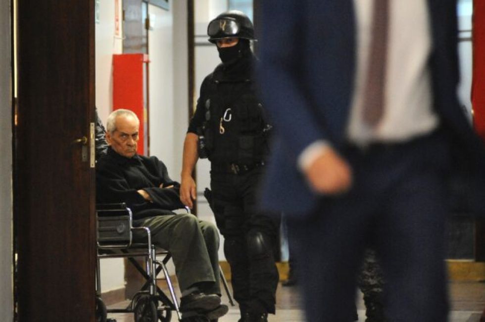Muere cura italiano condenado a 42 años de cárcel por violar niños sordos en Argentina