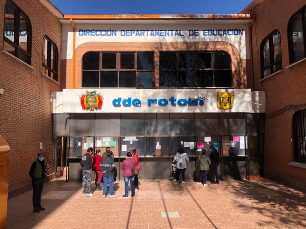 Autoridades educativas ratifican prohibición de viajes de promoción