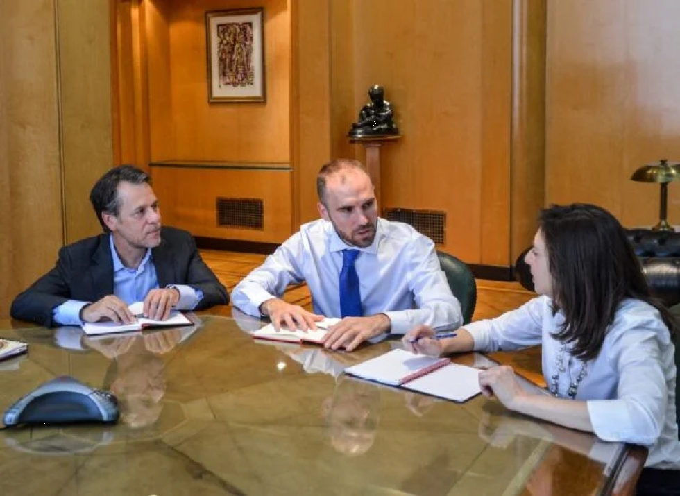FMI y Argentina negocian facilidades ampliadas para restructurar deuda