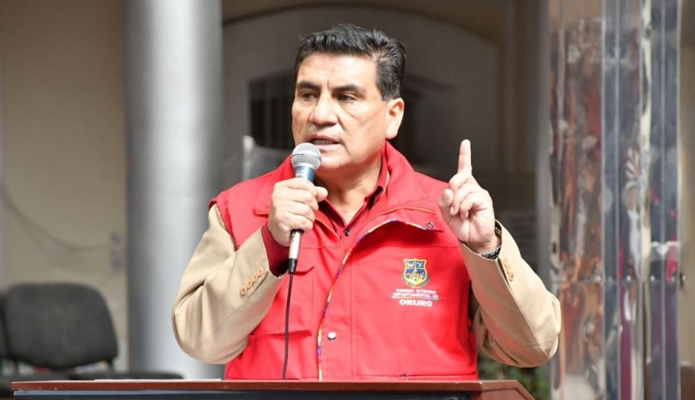 Tras reclamos de Potosí, Gobernador de Oruro pide postergar evento en el Salar