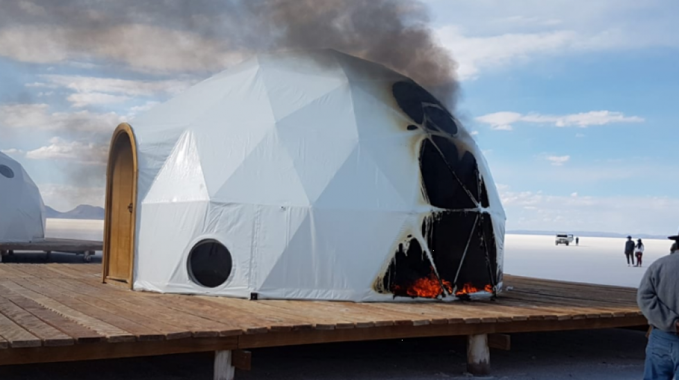 Enfrentamientos en el Salar de Uyuni dejan tres domos quemados y una persona herida