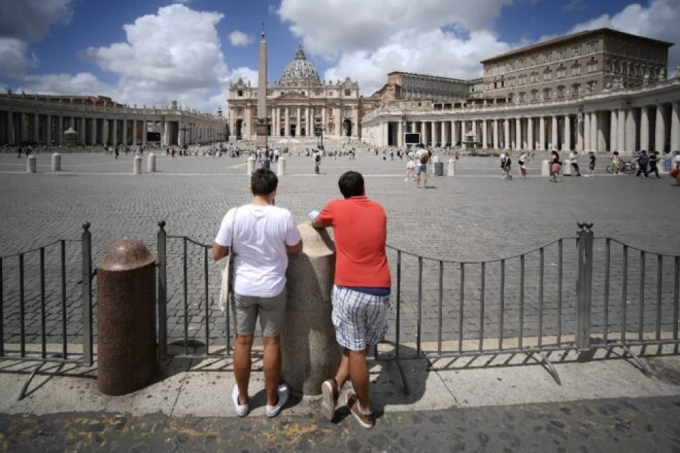 El Vaticano juzga a cardenal por escándalo financiero