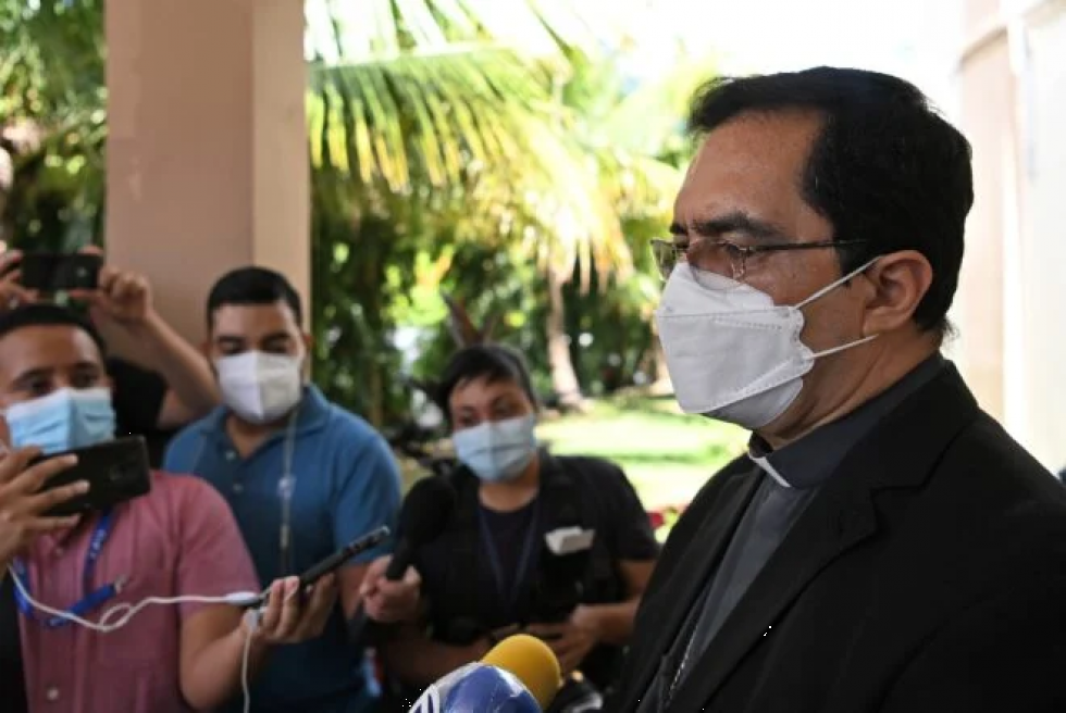 Iglesia Católica salvadoreña pide más policías en lugar de militares