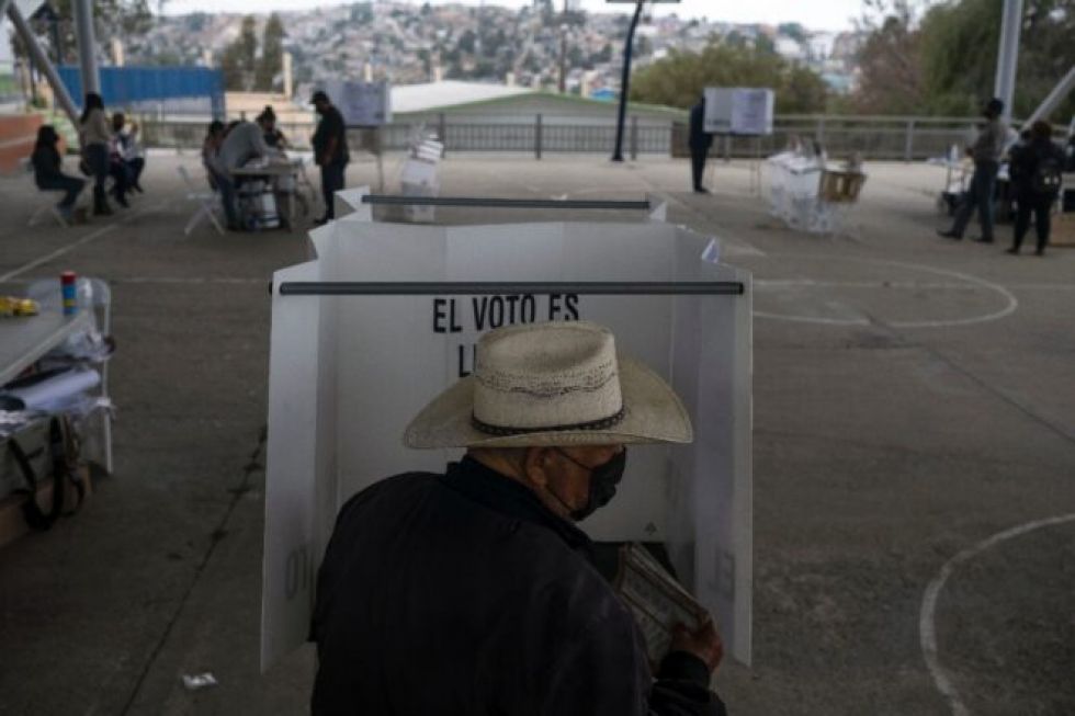 México celebra referendo sobre juicio por corrupción a expresidentes