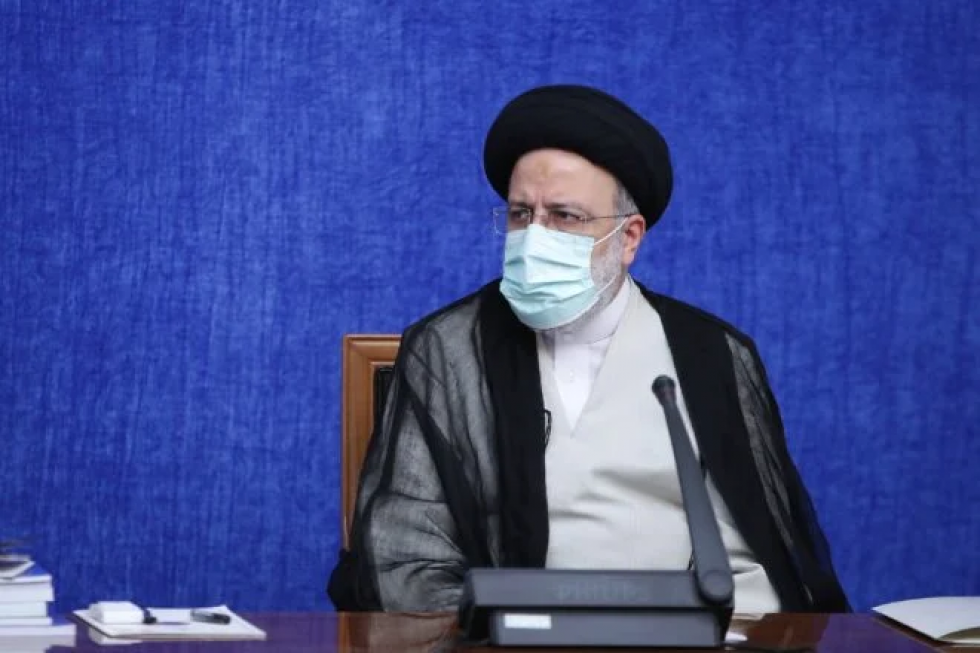 Nuevo presidente iraní Raisi jura el cargo ante el Parlamento