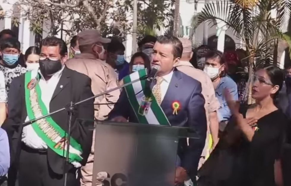 Alcalde de Santa Cruz pide priorizar los intereses de la patria por encima de los personales