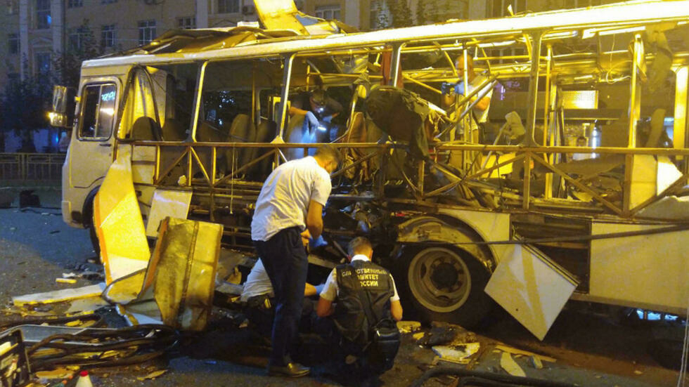 Explosión a bordo de un bus deja dos muertos y al menos 17 heridos en Rusia