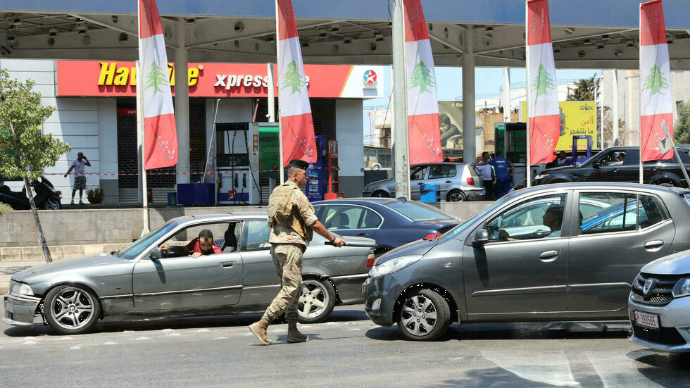 El ejército de Líbano, desplegado en las gasolineras ante la escasez de combustible