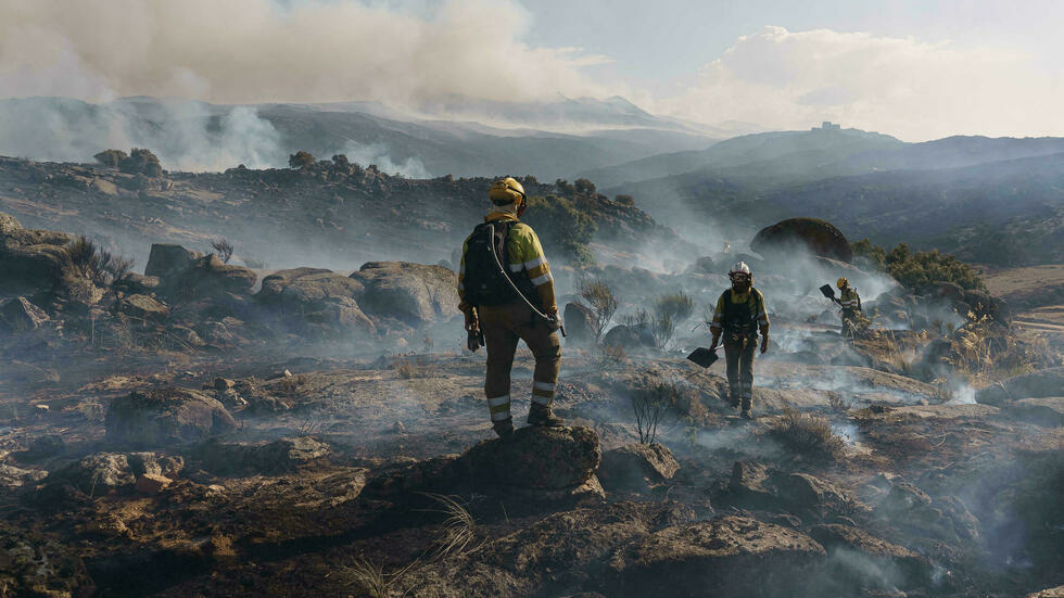 Avanzan en contención de gran incendio en España, donde termina ola de calor