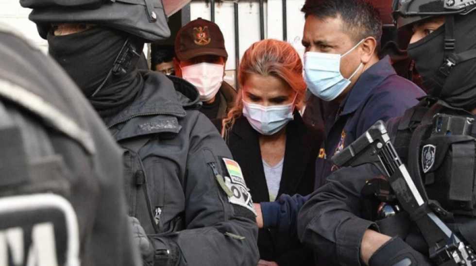 Añez solicita permiso para visita de senadora Reck y de Amparo Carvajal
