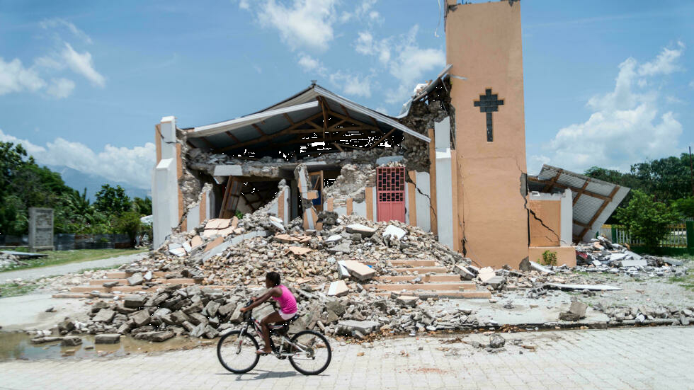 Reportan que ya suman más de 2.000 fallecidos tras el sismo en Haití