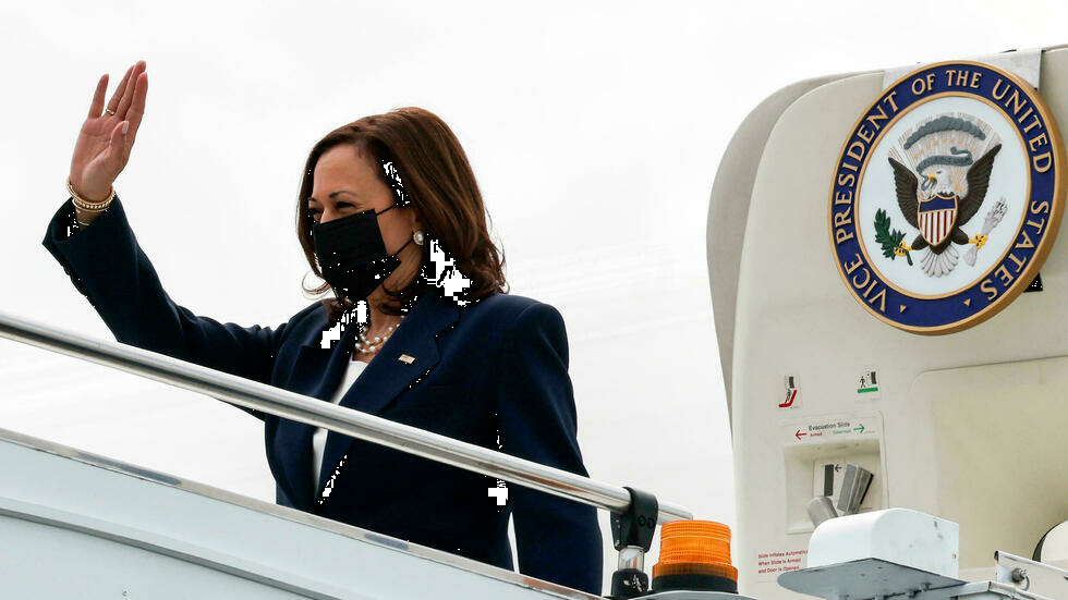 Vicepresidenta de EEUU Harris inicia visita a Asia en plena debacle en Afganistán
