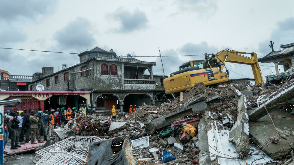Parte misión humanitaria argentina a Haití por sismo