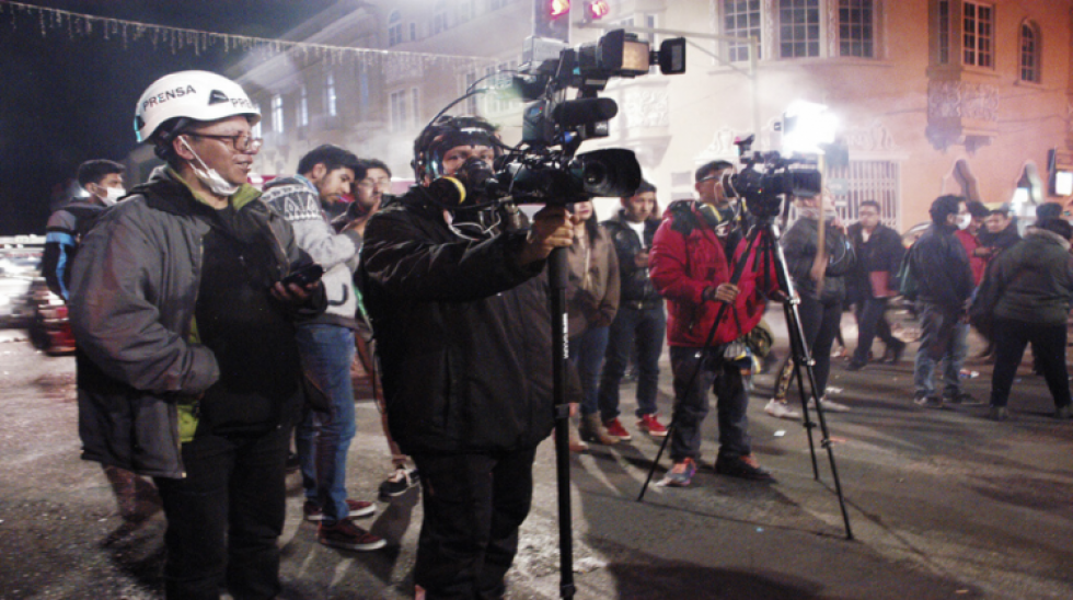 Gremios rechazan ataques del Gobierno y del MAS a periodistas y medios de información
