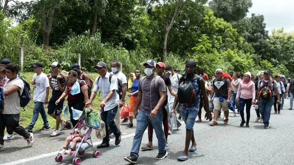 Una nueva caravana migrante avanza desde el sur de México
